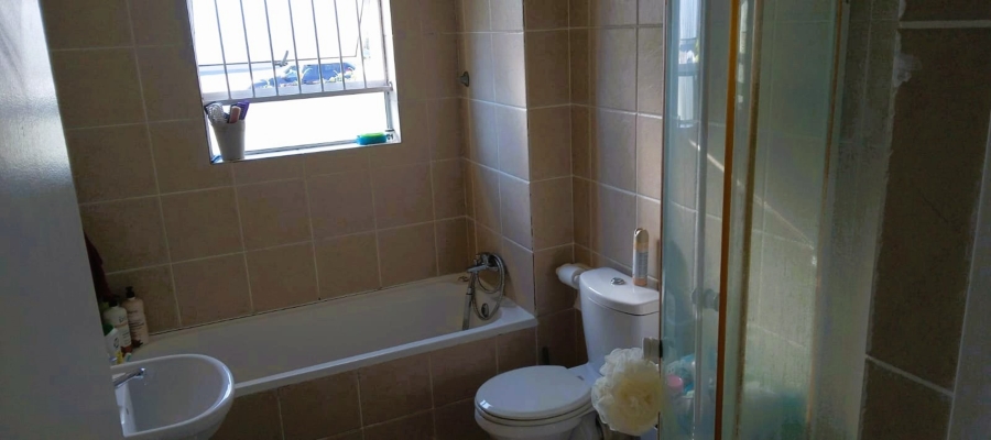 2 Bedroom Property for Sale in Heritage Park Western Cape